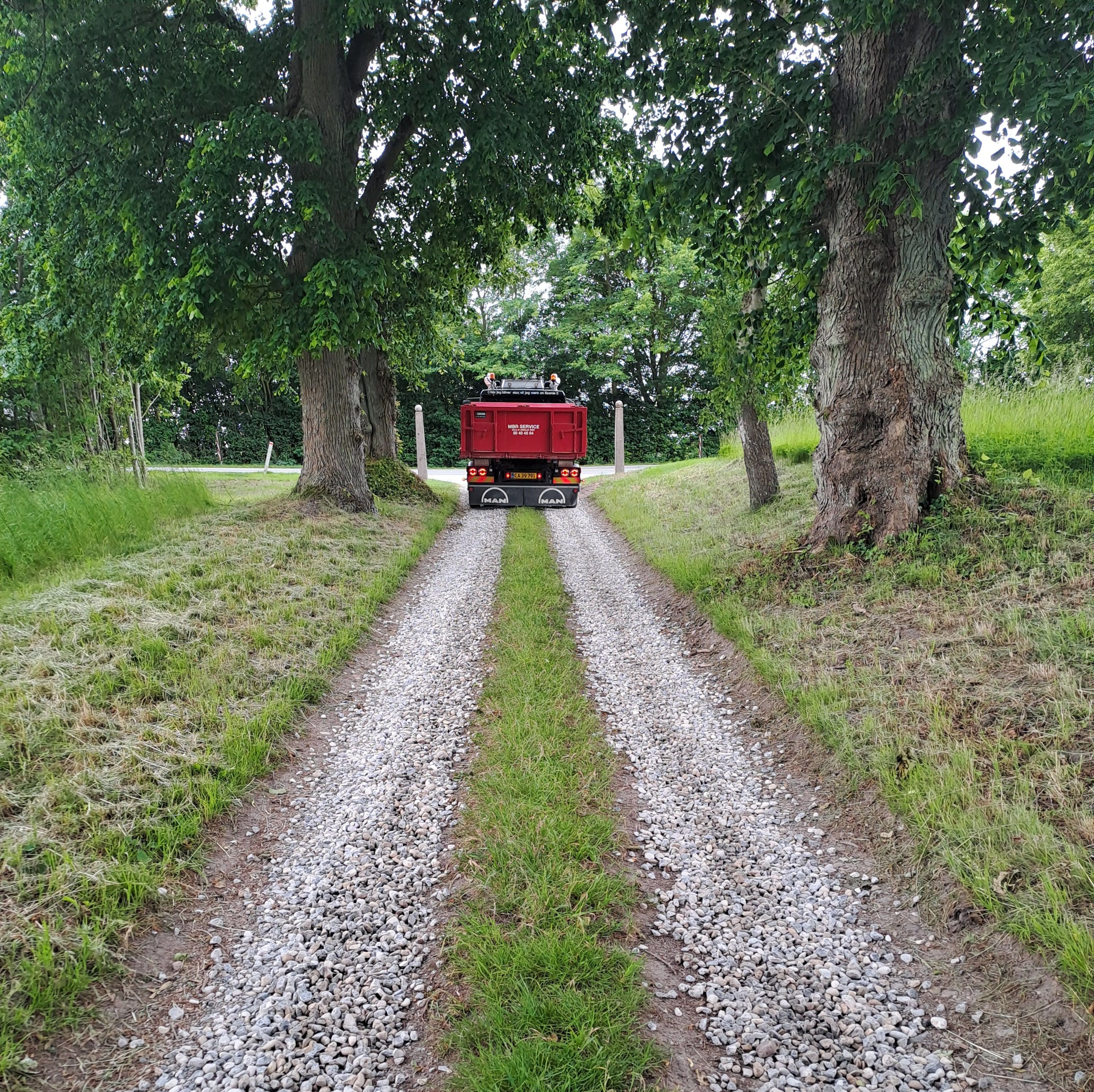 Transport og levering af sten og grus fra MBR Service
